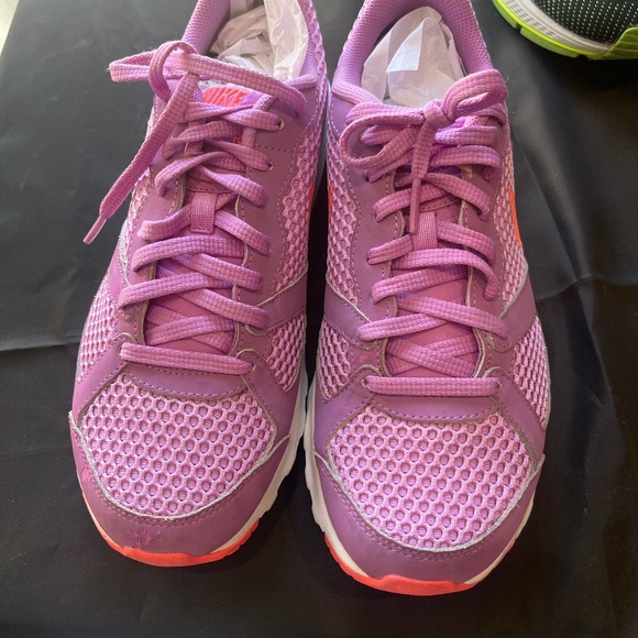 Women’s Nike Air Max size US 10 shoes - Picture 1 of 4